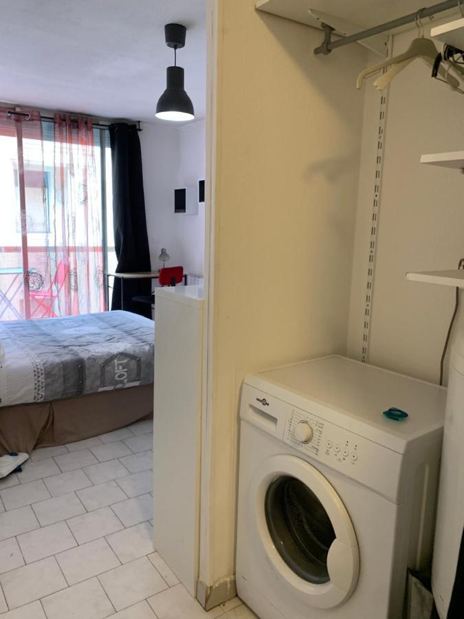 Nimes Studio Parking Dhuoda Eksteriør billede