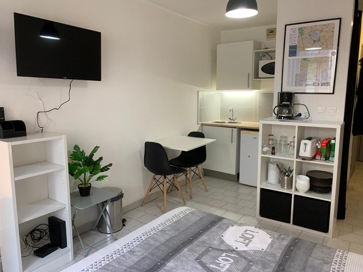 Nimes Studio Parking Dhuoda Eksteriør billede