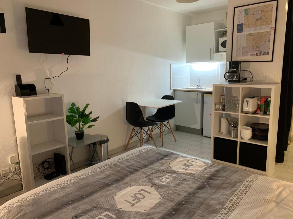 Nimes Studio Parking Dhuoda Eksteriør billede