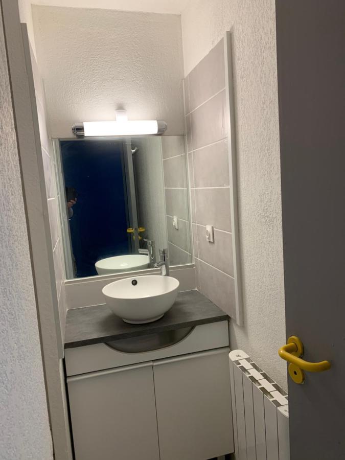 Nimes Studio Parking Dhuoda Eksteriør billede
